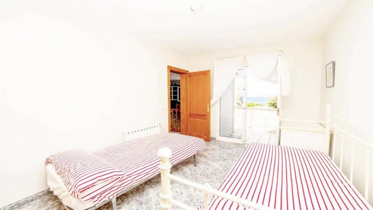 Villa With Pool In Cala Blanca With Sea Views カラ・サンタンドリア エクステリア 写真